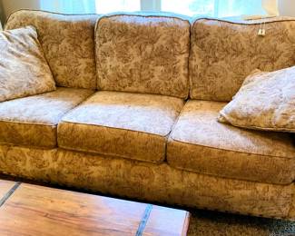 KUTTERS FURNITURE SOLID STRUCTURE SOFA