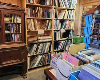 Art collections and instruction