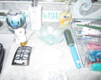 Bathroom Accessories & Supplies