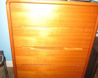 5-Drawer Chest, Danish Style, 29" X 19"