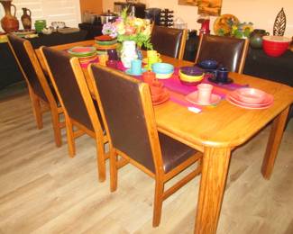 Dining Room Table/6-Chairs, 48" X 42" 2-24" Leaves & Pads