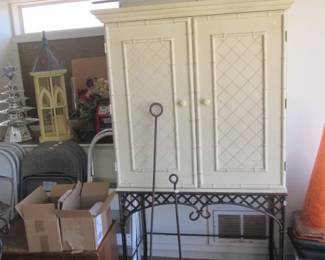 Armoire/TV Cabinet