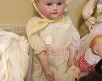Large DollCollection: Madame Alexander, 1920's,1990's Antique, Vintage & Eclectic. Also Doll Clothes, Blankets & Accessories
