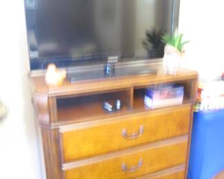 Drawer & Cubby TV Stand, 44" X 20" X 42" + Samsung TV