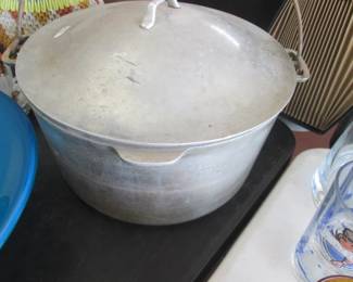 Vintage Dutch Oven