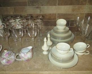Castleton USA China "Symmetra", Platinum Trim. Lenox China Salt & Pepper Shakers