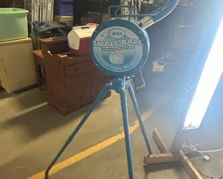 Juggs ball machine
