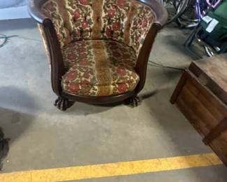 Lion claw Chair