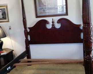 Gorgeous full size bed