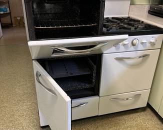 1940S Hardwick Stove in EXCELLENT CONDITION