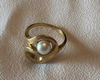 Vintage Pearl Ring