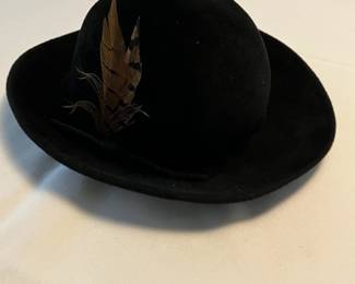 Vintage Ladies Fashion Hat