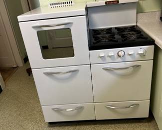 1940S Hardwick Stove, Pilot Light, Salt/Pepper, Timer in EXCELLENT CONDITION