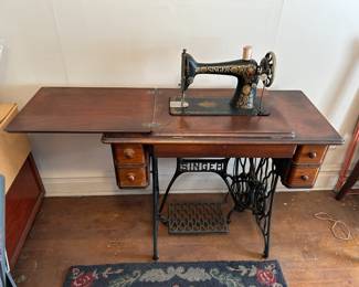 Singer sewing machine 