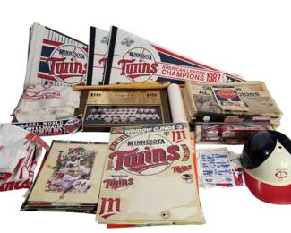 Minnesota Twins Baseball Group Signatures Etc
