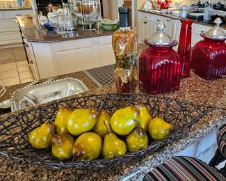 LOTS of kitchen decor!