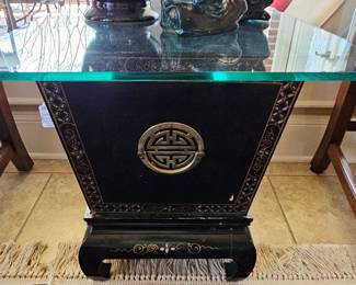 Asian planter with glass top