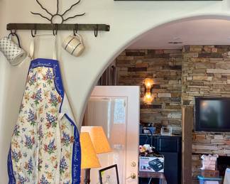 SOUTHWEST DESIGN WROUGHT IRON SHELVES, BLUEBONNET APRON