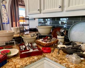 CROCK BOWLS, KITCHENWARES