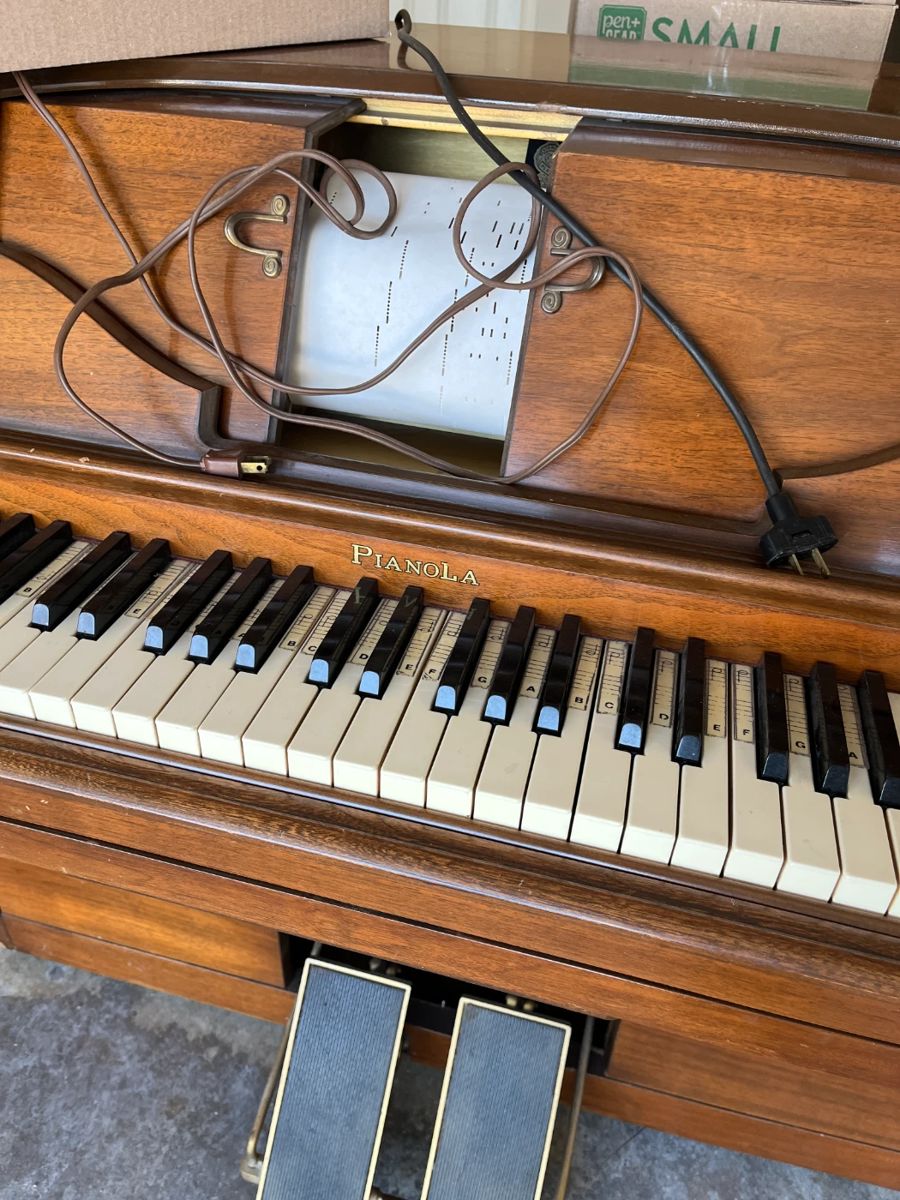 Pianola Player Piano