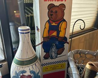1986 Schylling Ernest the Balancing Bear Toy