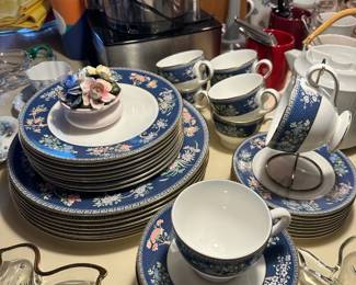 Wedgwood Blue Siam Dinnerware Set