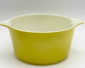 1 QT Pyrex Yellow Bowl With Lid

