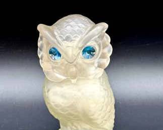 Avon Snow Owl Moonwind Powder Bottle
