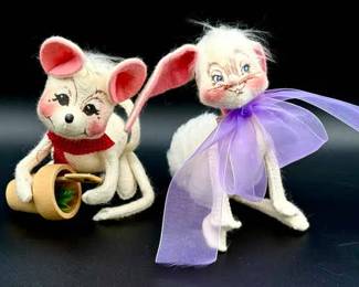 (2) Annalee Dolls
