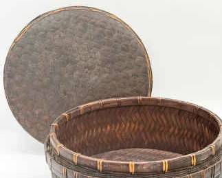 Lidded Chinese Basket
