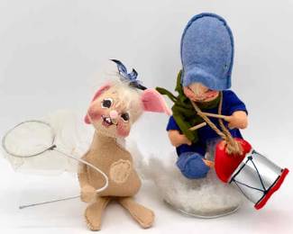 (2) Annalee Dolls

