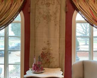 10‘ x 4‘ antique Aubusson tapestry