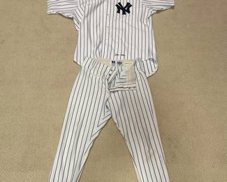 Jake Gibbs Old Timers uniform signed