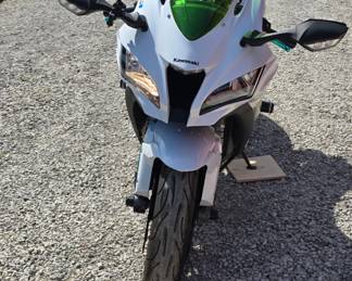 Kawasaki Ninja Model zx1000whfl 6747 Miles