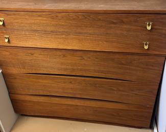 MCM dresser