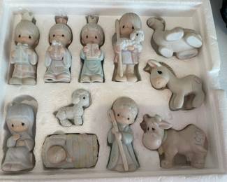 Vintage Precious Moments Nativity