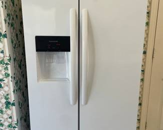 Like brand new Frigidaire Side by Side Refrigerator  