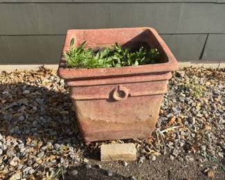 Garden Planter (there are 3 of these in various conditions)
