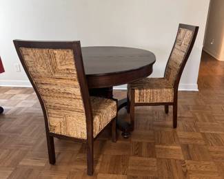 Same Chairs with Beautiful Round Table