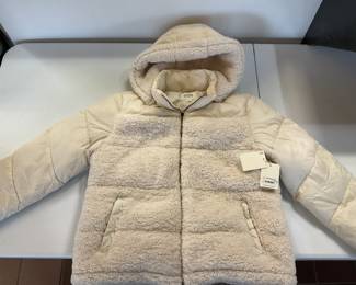 Lot’s of high quality (unused) clothes are available.