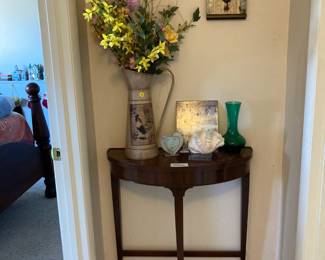 Hall table with accessories