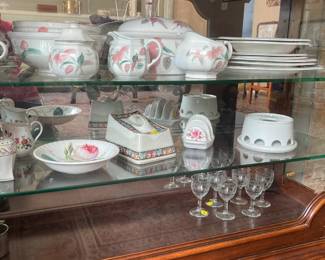 Mikasa dish set and accessories