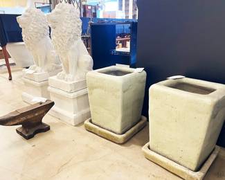 Harding Black planters, lion statues