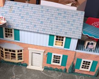 Vintage Metal Doll house