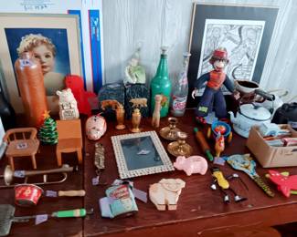 Sprinking bottles, Mr. Peanut, Green Handled soap saver, McCoy, Marble bookends