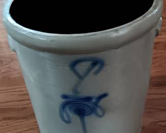 Bee sting 6 gallon crock