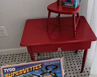 SuperVettes racetrack, Vintage Child's desk