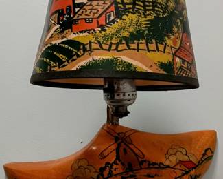 Holland wooden shoe wall lamp
