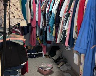 Women's Clothes- Varying Sizes