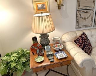Mid-Century side table; Orientalia